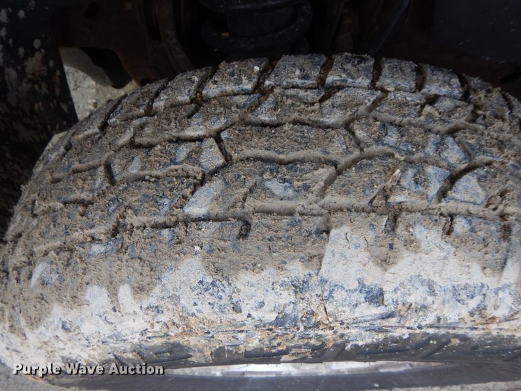 image for item IL9308 2007 GMC Sierra 1500  Crew Cab pickup truck