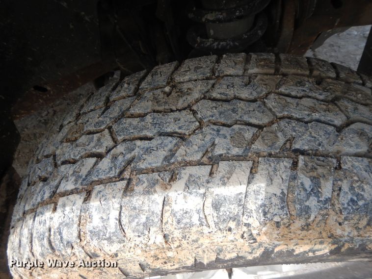 image for item IL9308 2007 GMC Sierra 1500  Crew Cab pickup truck