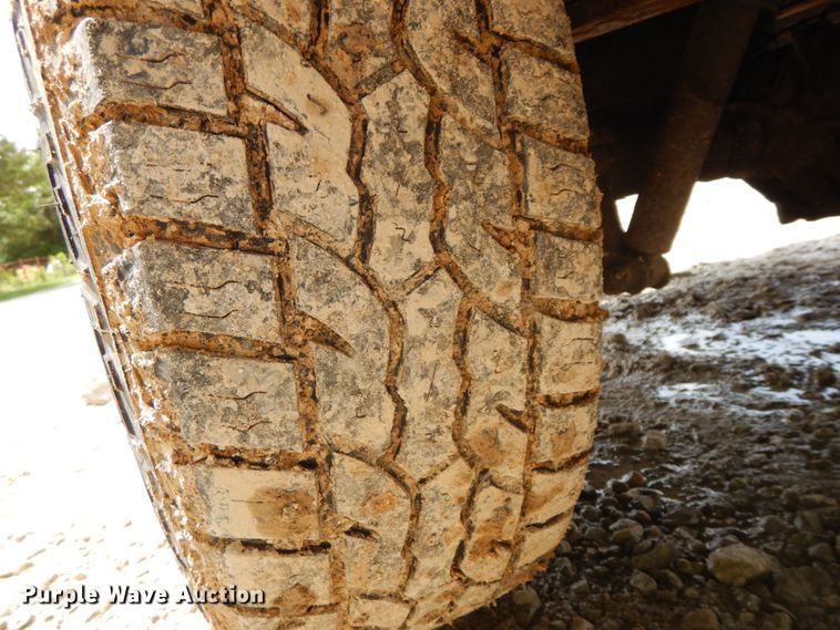 image for item IL9308 2007 GMC Sierra 1500  Crew Cab pickup truck