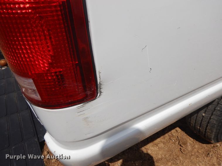 image for item IL9324 1998 GMC Sierra C1500  pickup truck