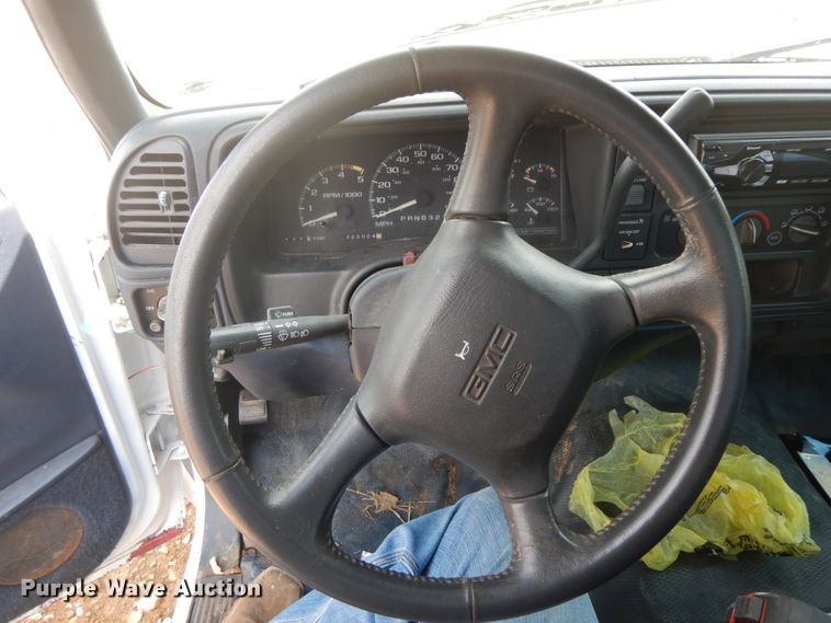 image for item IL9324 1998 GMC Sierra C1500  pickup truck