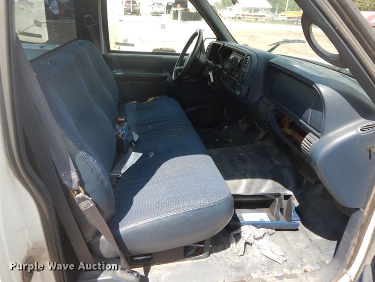 image for item IL9324 1998 GMC Sierra C1500  pickup truck