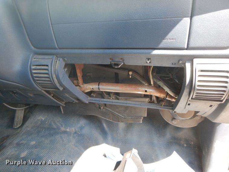 image for item IL9324 1998 GMC Sierra C1500  pickup truck