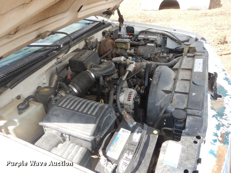 image for item IL9324 1998 GMC Sierra C1500  pickup truck