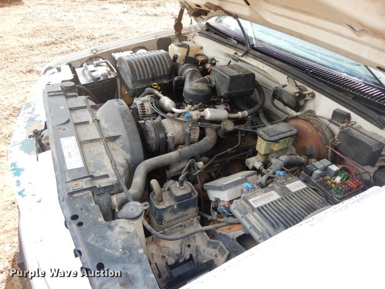 image for item IL9324 1998 GMC Sierra C1500  pickup truck