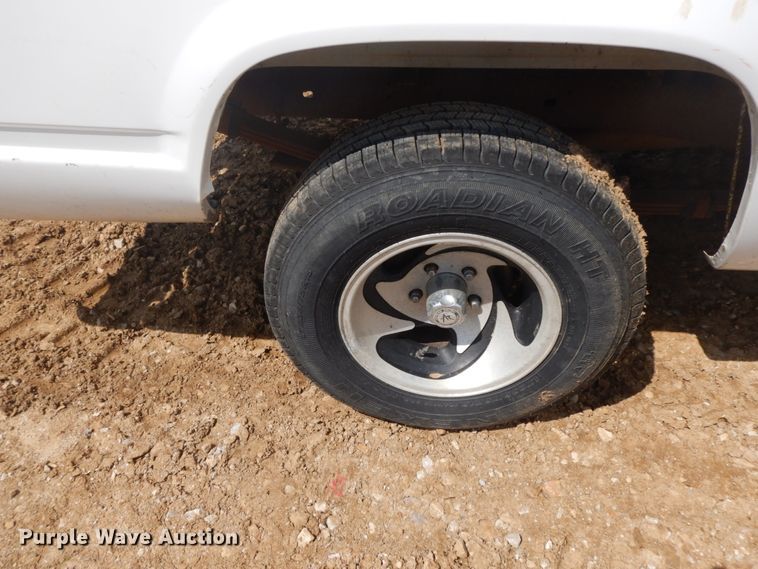 image for item IL9324 1998 GMC Sierra C1500  pickup truck