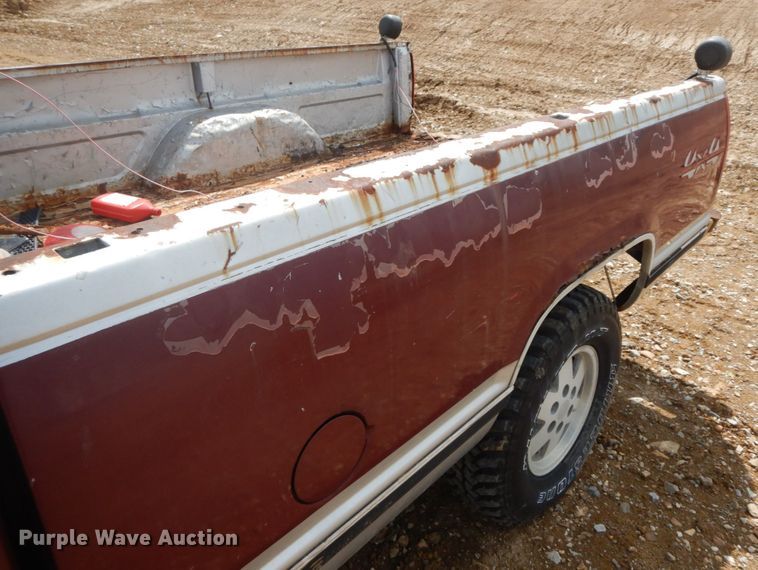 image for item IL9325 1988 GMC Sierra K1500  pickup truck