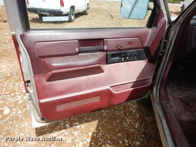 image for item IL9325 1988 GMC Sierra K1500  pickup truck