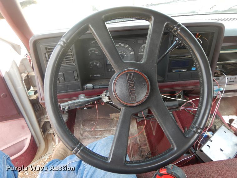 image for item IL9325 1988 GMC Sierra K1500  pickup truck