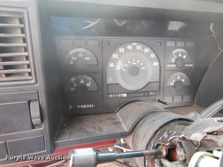 image for item IL9325 1988 GMC Sierra K1500  pickup truck