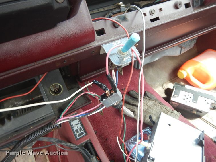 image for item IL9325 1988 GMC Sierra K1500  pickup truck