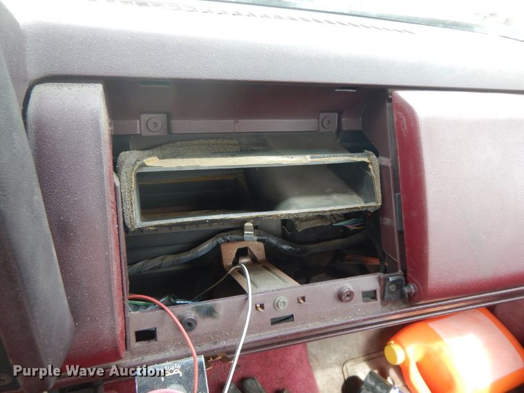 image for item IL9325 1988 GMC Sierra K1500  pickup truck