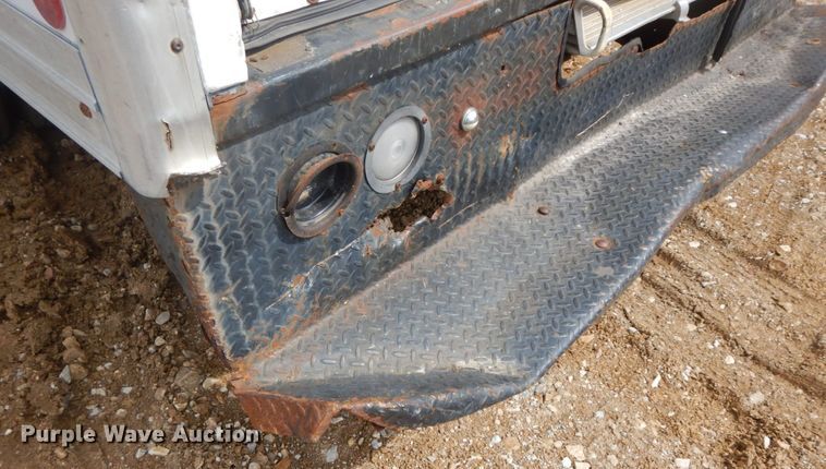 image for item IL9327 2001 Chevrolet Express G3500  box truck