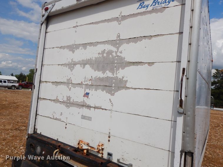 image for item IL9327 2001 Chevrolet Express G3500  box truck