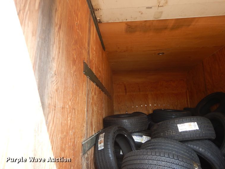 image for item IL9327 2001 Chevrolet Express G3500  box truck