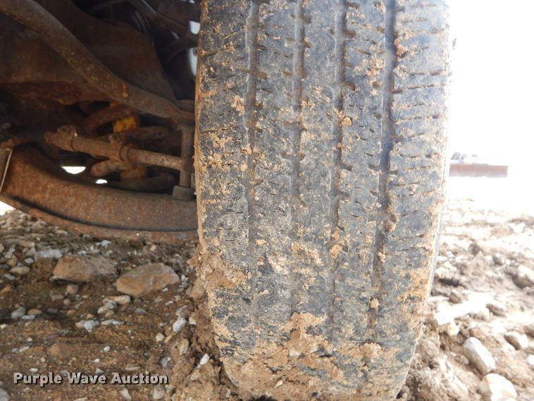 image for item IL9327 2001 Chevrolet Express G3500  box truck