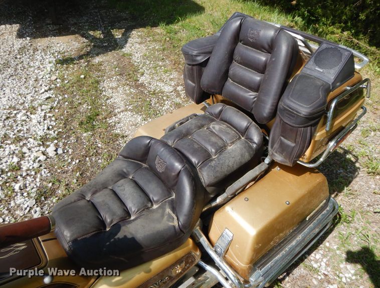 image for item IL9329 1985 Honda Gold Wing  motorcycle