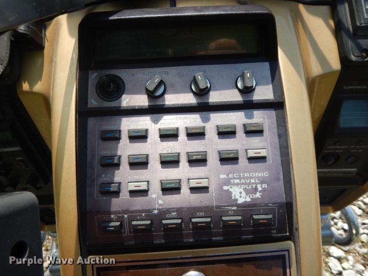 image for item IL9329 1985 Honda Gold Wing  motorcycle