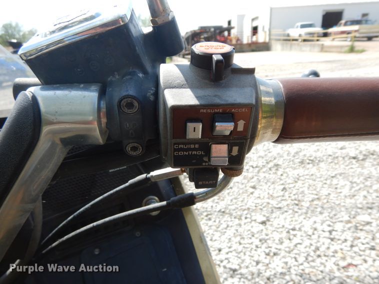 image for item IL9329 1985 Honda Gold Wing  motorcycle