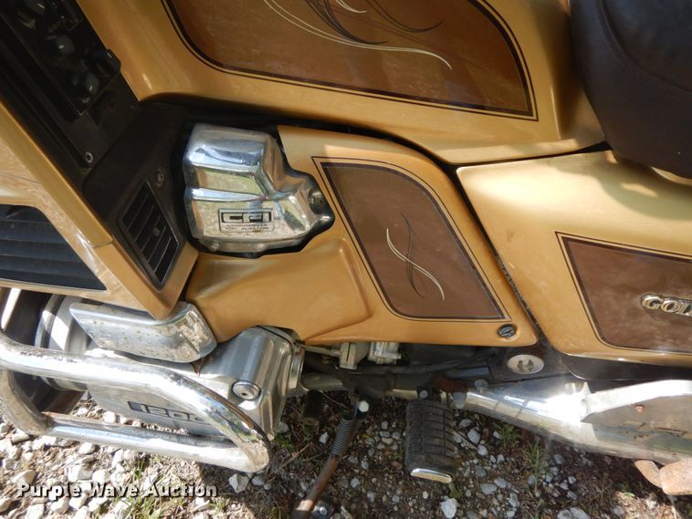 image for item IL9329 1985 Honda Gold Wing  motorcycle