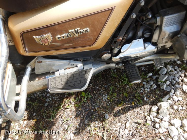 image for item IL9329 1985 Honda Gold Wing  motorcycle