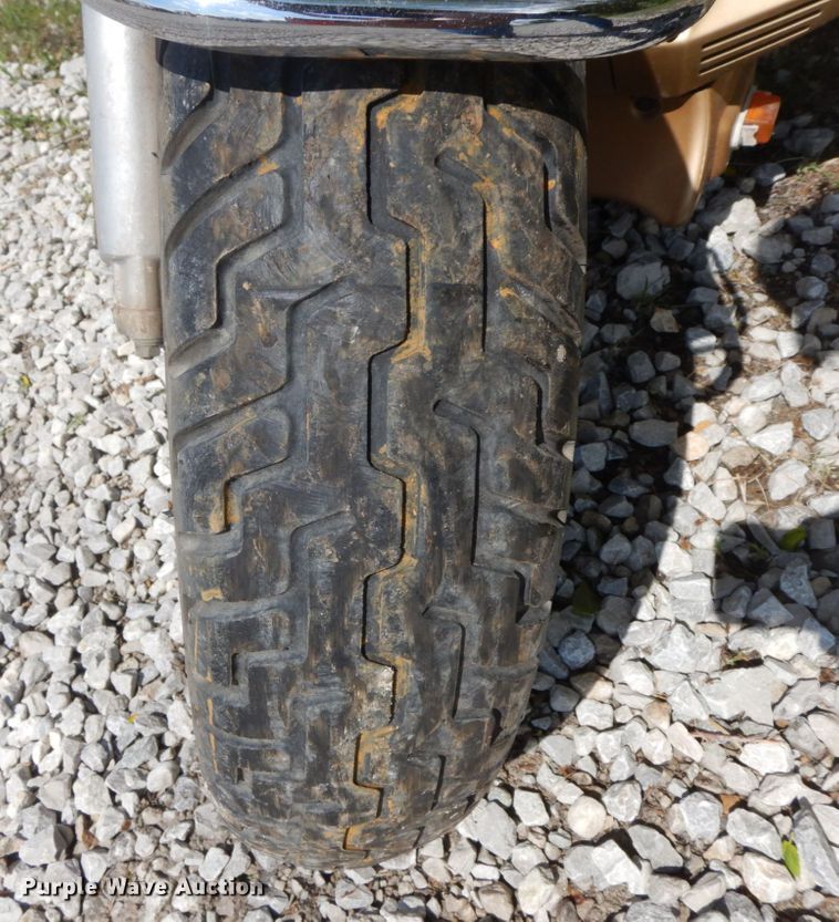 image for item IL9329 1985 Honda Gold Wing  motorcycle