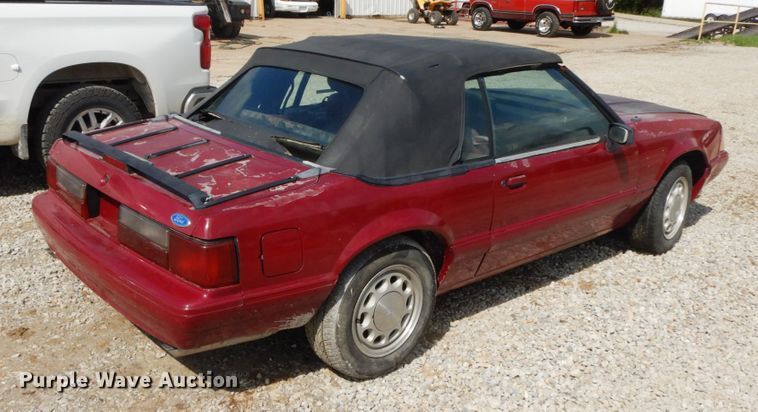 image for item IL9330 1989 Ford Mustang  convertible