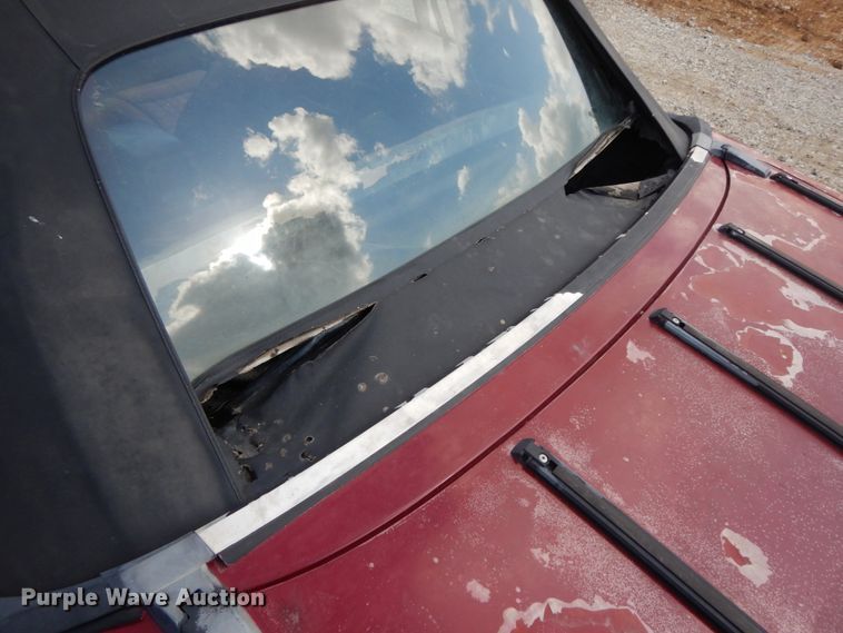 image for item IL9330 1989 Ford Mustang  convertible