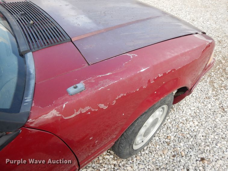 image for item IL9330 1989 Ford Mustang  convertible