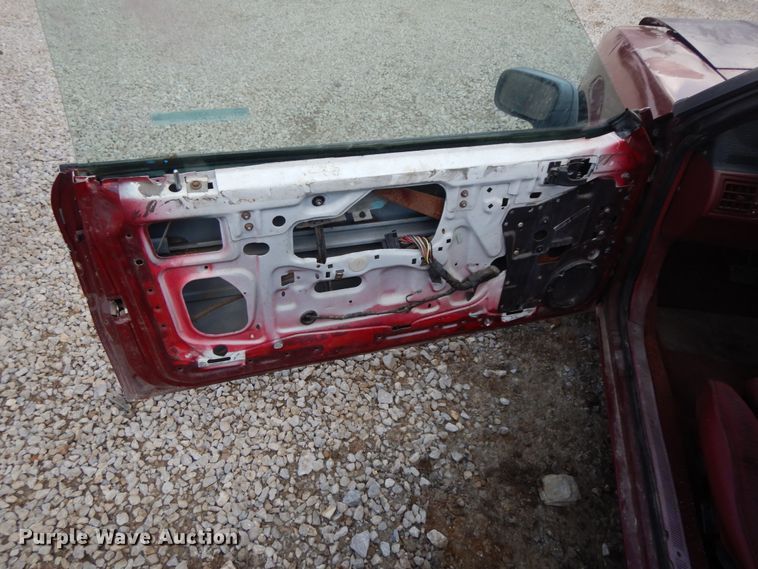 image for item IL9330 1989 Ford Mustang  convertible