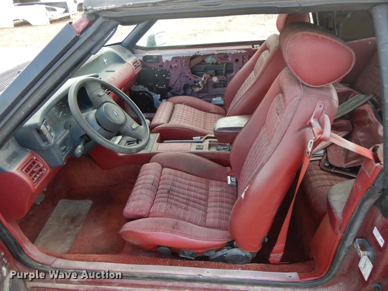 image for item IL9330 1989 Ford Mustang  convertible