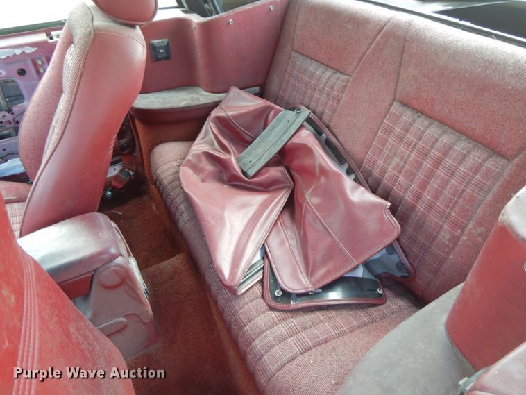 image for item IL9330 1989 Ford Mustang  convertible