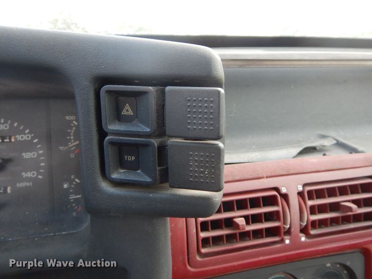 image for item IL9330 1989 Ford Mustang  convertible