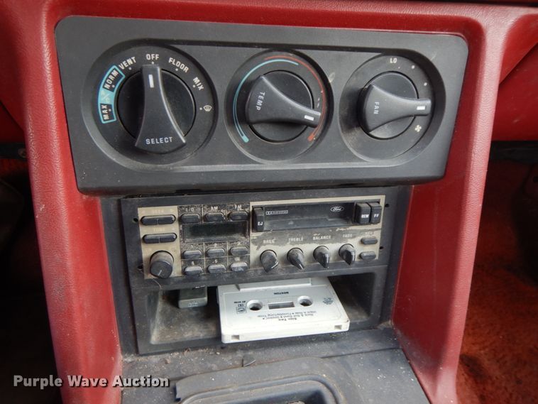 image for item IL9330 1989 Ford Mustang  convertible