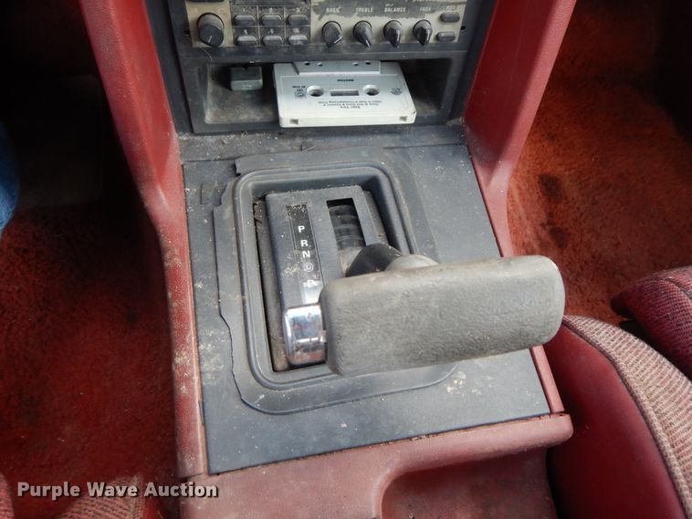 image for item IL9330 1989 Ford Mustang  convertible