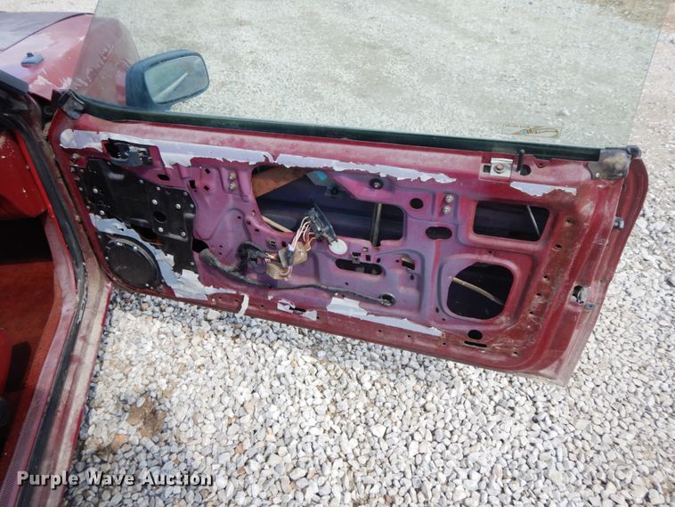 image for item IL9330 1989 Ford Mustang  convertible