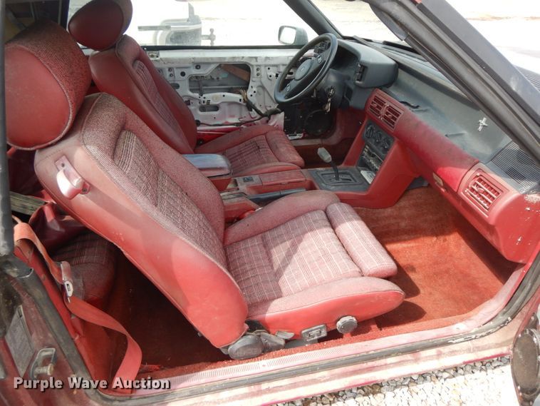 image for item IL9330 1989 Ford Mustang  convertible