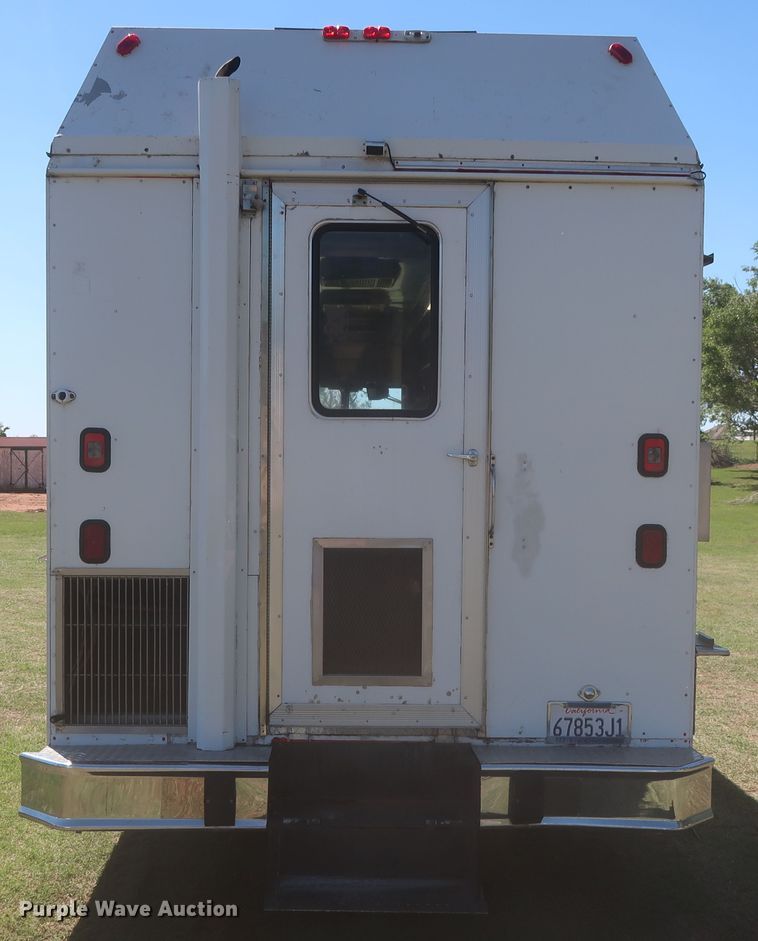 image for item IO9091 2000 Freightliner MT55  food truck