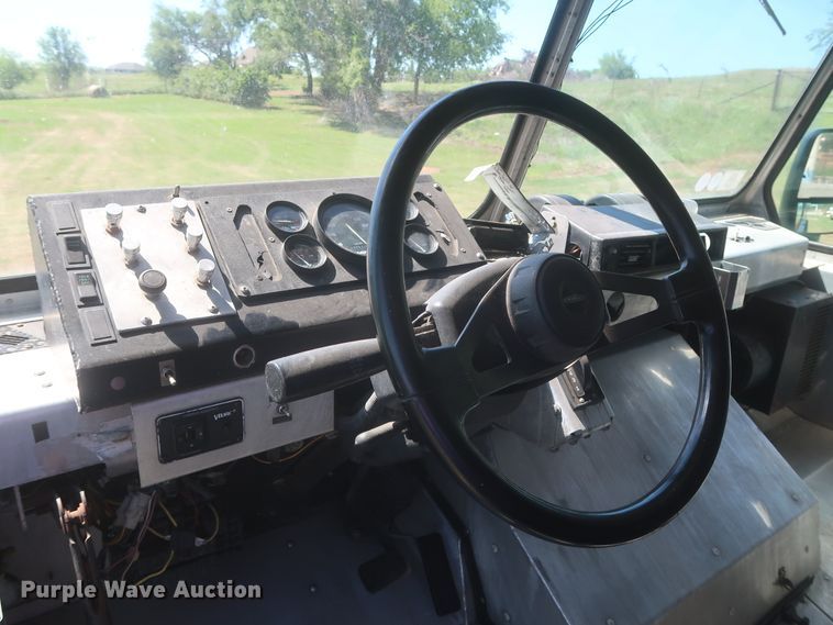 image for item IO9091 2000 Freightliner MT55  food truck