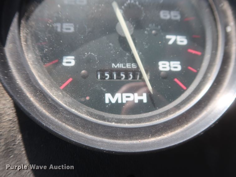 image for item IO9091 2000 Freightliner MT55  food truck