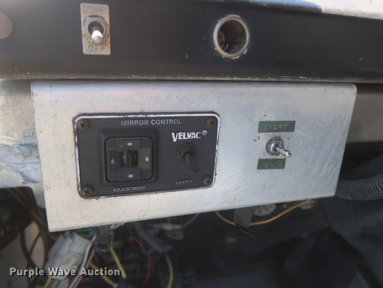 image for item IO9091 2000 Freightliner MT55  food truck