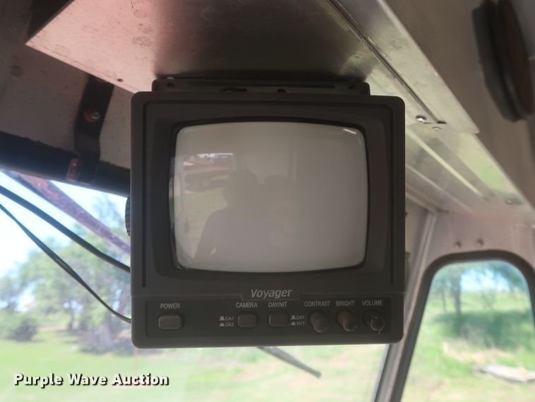 image for item IO9091 2000 Freightliner MT55  food truck