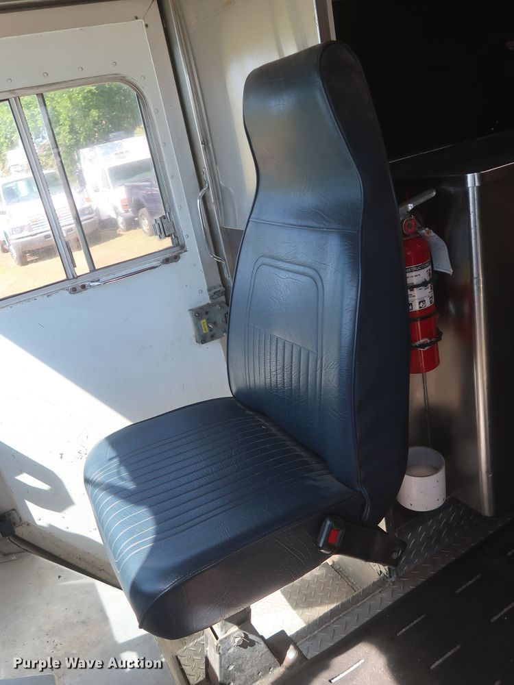 image for item IO9091 2000 Freightliner MT55  food truck