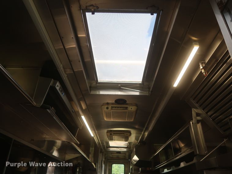 image for item IO9091 2000 Freightliner MT55  food truck