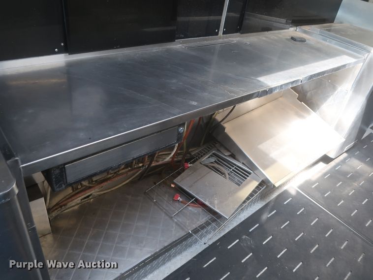 image for item IO9091 2000 Freightliner MT55  food truck