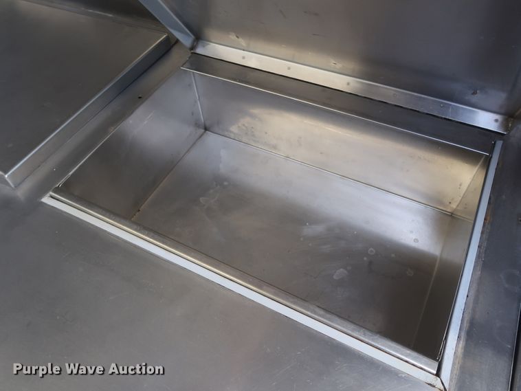 image for item IO9091 2000 Freightliner MT55  food truck