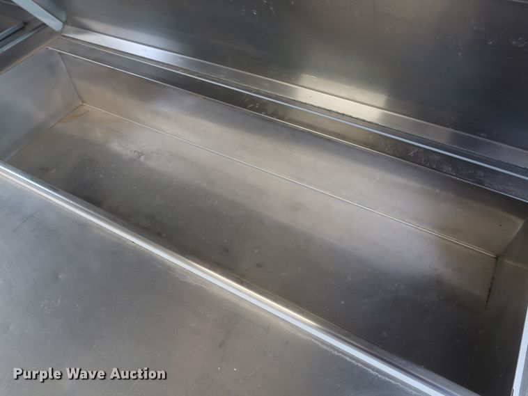 image for item IO9091 2000 Freightliner MT55  food truck