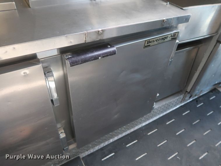 image for item IO9091 2000 Freightliner MT55  food truck