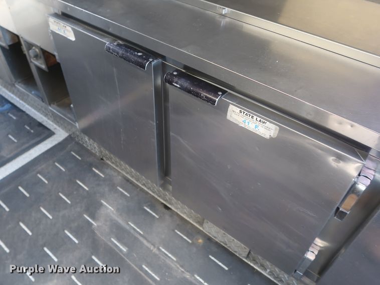 image for item IO9091 2000 Freightliner MT55  food truck