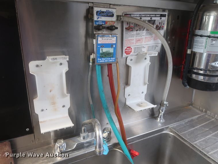 image for item IO9091 2000 Freightliner MT55  food truck